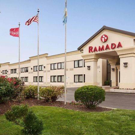 Ramada By Wyndham Newark/Wilmington Hotel Екстериор снимка