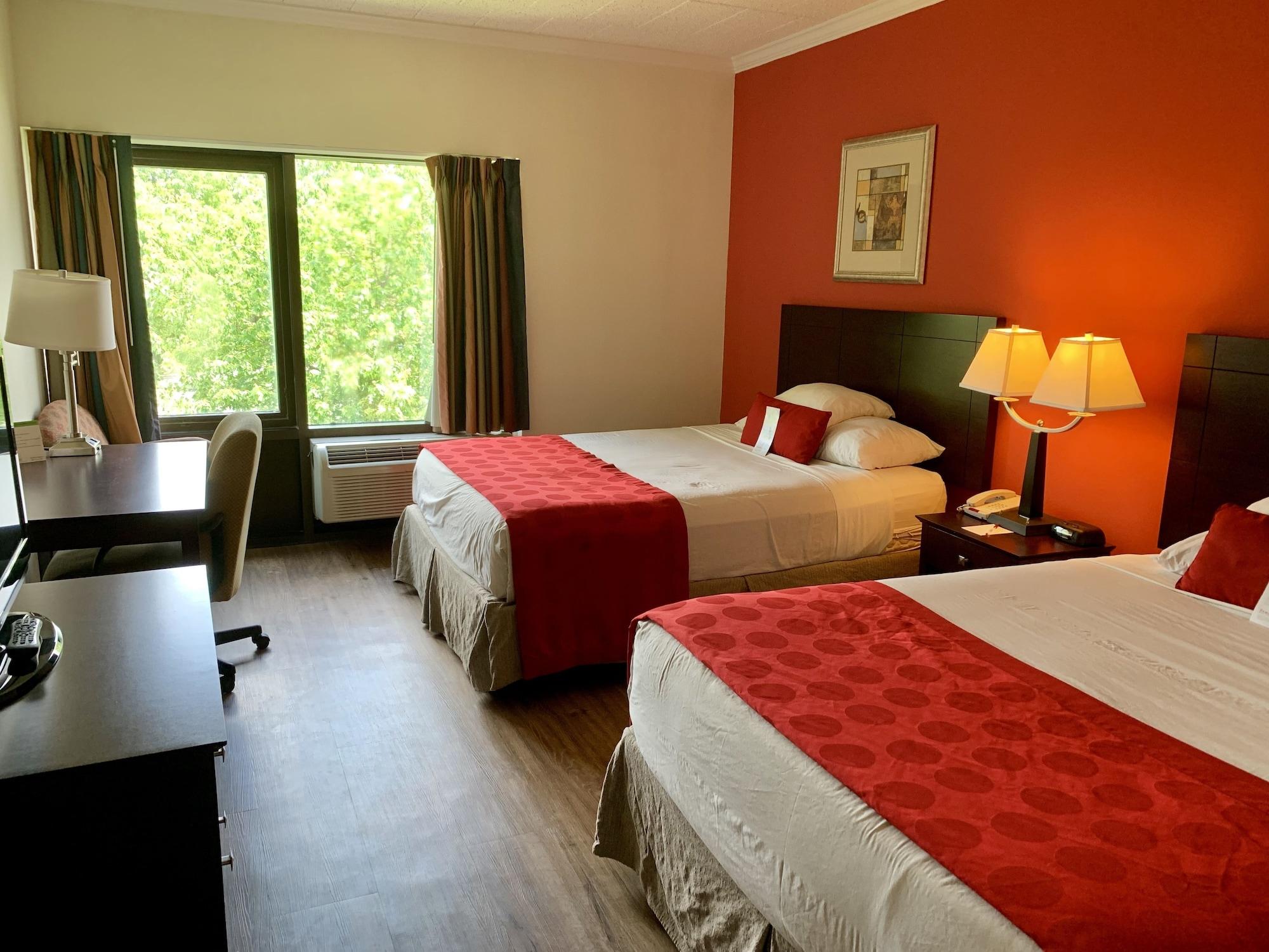 Ramada By Wyndham Newark/Wilmington Hotel Екстериор снимка